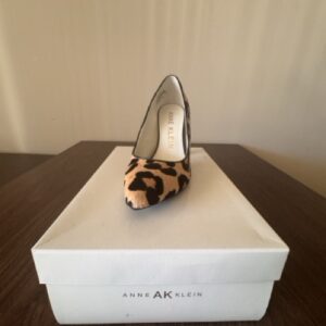 Anne Klein Size 7 Shoe